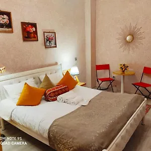 Live-inn In Modern With Elevator, Garden & Airport Shuttle Баку