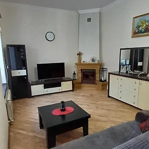 Spacious In Center, Near Nizami St, Fountain Square And Sahil Metro Station Баку